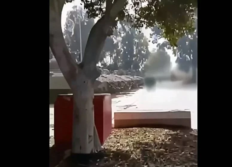 Quân đội Israel bỏ rơi xe tăng Merkava tại chiến trường