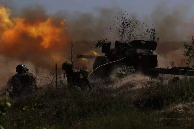 Quân Nga “cất vó”, 10.000 quân Ukraine lao vào bẫy rồi trốn thoát