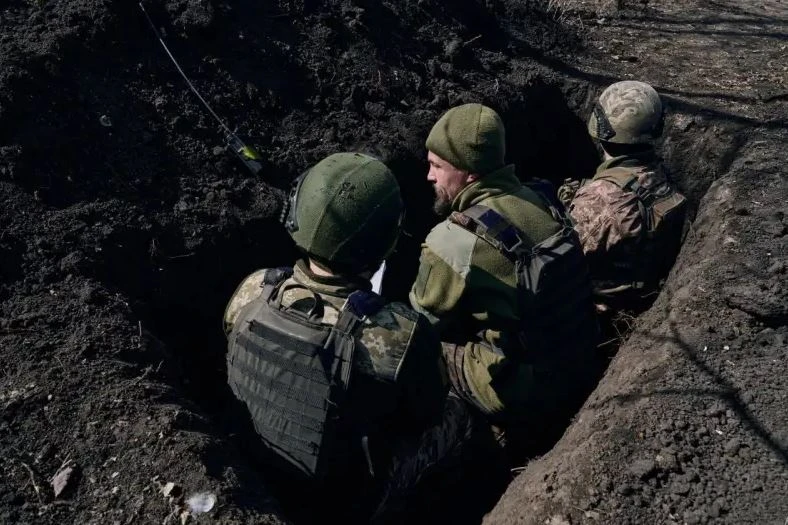 Quân Lữ đoàn Tổng thống Ukraine ra hàng quân Nga 