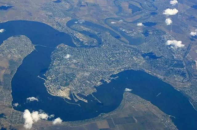 Quân đội Nga tuyên bố phong tỏa cảng Nikolayev; khóa chặt họng Biển Đen 