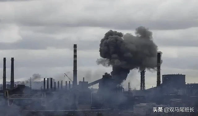 Pháo binh mở đường cho quân Nga tiến vào căn cứ Tiểu đoàn Azov 