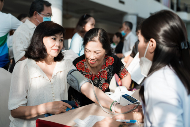 Värna tổ chức tư vấn sức khỏe và dinh dưỡng cho 1.000 người cao tuổi - Hình 2 Varna to chuc tu van suc khoe va dinh duong cho 1.000 nguoi cao tuoi-Hinh-2