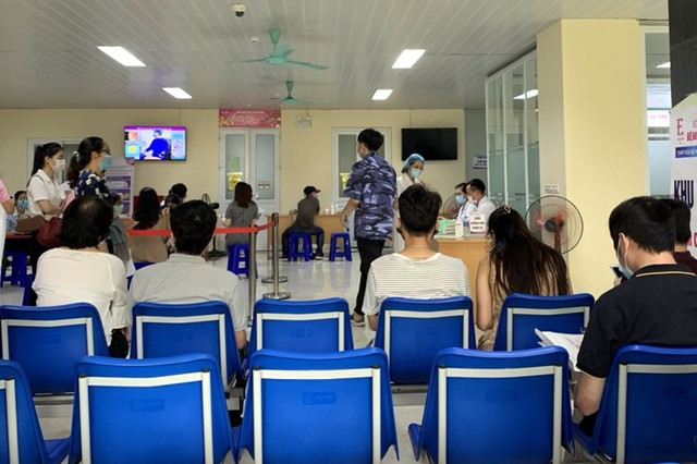 Mục sở thị quy trình tổ chức tiêm vắc xin COVID-19 ở Bệnh viện E - Hình 12 Muc so thi quy trinh to chuc tiem vac xin COVID-19 o Benh vien E-Hinh-12