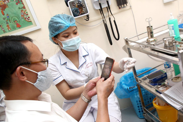 Mục sở thị quy trình tổ chức tiêm vắc xin COVID-19 ở Bệnh viện E - Hình 16 Muc so thi quy trinh to chuc tiem vac xin COVID-19 o Benh vien E-Hinh-16