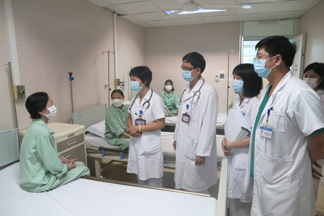 Phát huy và khẳng định thương hiệu điều trị cơ xương khớp uy tín của Bệnh viện E - Hình 4 Phat huy va khang dinh thuong hieu dieu tri co xuong khop uy tin cua Benh vien E-Hinh-4