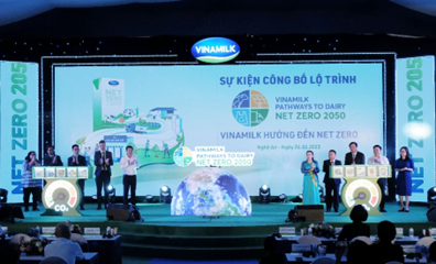 Vinamilk là công ty sữa đầu tiên tại Việt Nam có nhà máy và trang trại đạt chứng nhận trung hoà carbon Vinamilk la cong ty sua dau tien tai Viet Nam co nha may va trang trai dat chung nhan trung hoa carbon