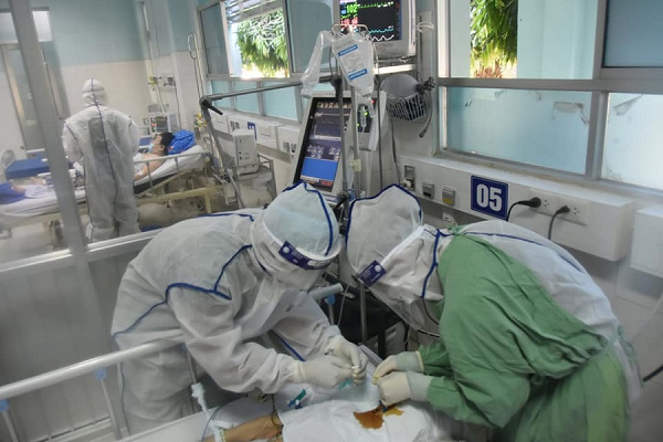 Yêu cầu các đơn vị y tế trên toàn quốc sẵn sàng thu dung, điều trị bệnh nhân Covid-19 nặng Yeu cau cac don vi y te tren toan quoc san sang thu dung, dieu tri benh nhan Covid-19 nang