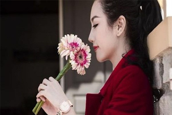Lỡ miệng tâm sự với chị hàng xóm, vợ trẻ khóc ròng nhận cái kết đắng Lo mieng tam su voi chi hang xom, vo tre khoc rong nhan cai ket dang