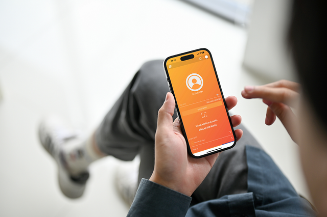 Nhận E-voucher tới 500.000 VNĐ khi nhận tiền qua QRCode SHB Nhan E-voucher toi 500.000 VND khi nhan tien qua QRCode SHB