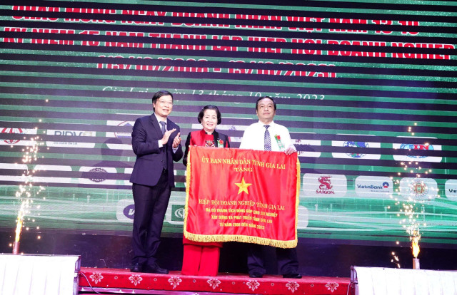 Công ty CP Kinh doanh và Phát triển Miền núi Gia Lai: Phát huy vai trò hạt nhân của Chi bộ Đảng Cong ty CP Kinh doanh va Phat trien Mien nui Gia Lai: Phat huy vai tro hat nhan cua Chi bo Dang
