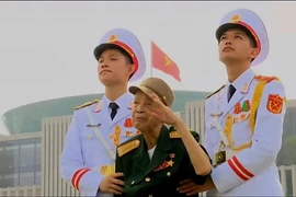 Chuyện kể về vị Đại tá duy nhất chào cờ "sai điều lệnh"