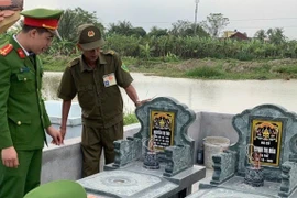 Giả chết để trục lợi tiền bảo hiểm, đòi lại tiền phúng viếng được không?