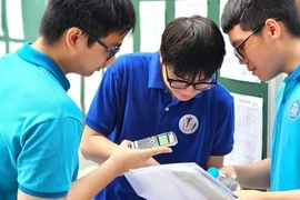 Thí sinh Hà Nội vượt 'cửa ải' cuối của kỳ thi vào lớp 10