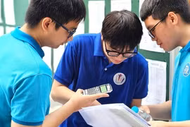 Thí sinh Hà Nội vượt 'cửa ải' cuối của kỳ thi vào lớp 10