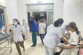 131 người phải nhập viện cấp cứu sau bữa ăn tân gia