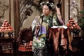 Bí ẩn chữ khắc trên giường của Từ Hi không ai dám dịch đúng