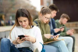 5 thứ chắc chắc có trên Facebook của người EQ thấp