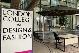 'Học viện Thiết kế & Thời trang London' xin lỗi, thừa nhận thiếu sót