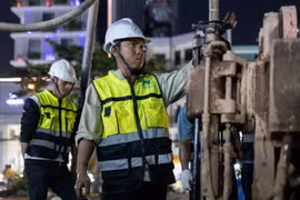 Xuyên đêm khoan khảo sát địa chất tại ga metro số 2 TP.HCM