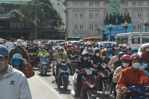 Du xuân Đà Lạt trở thành ác mộng bởi biển người chen chúc