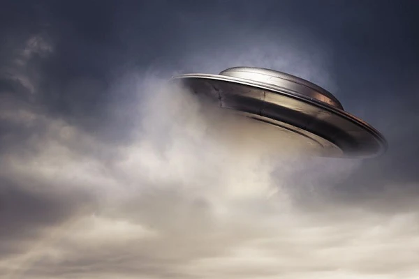 UFO có thật, nhà khoa học tiết lộ vận tốc kinh hoàng