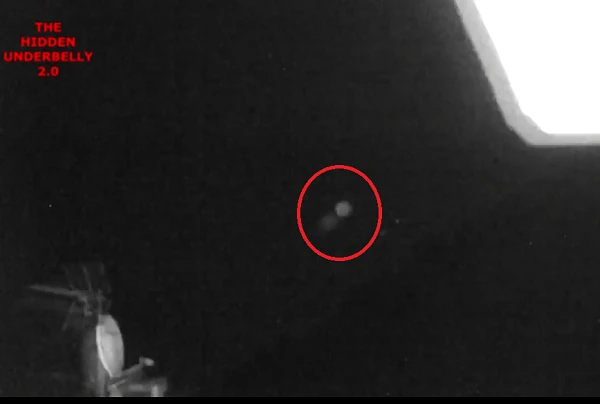 Cực nóng: UFO hình tròn âm thầm theo dõi con người ở Tây Ban Nha?