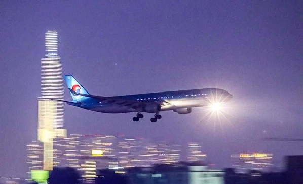 Youtuber lợi dụng chuyến bay của cố nghệ sĩ Chí Tài câu view