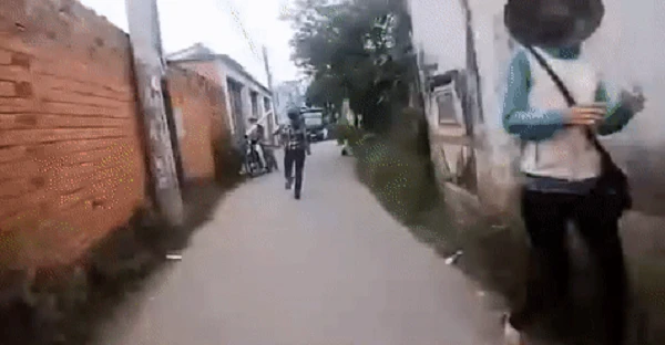 Video: Gay cấn màn truy đuổi, bắt trộm xe máy như phim hành động 