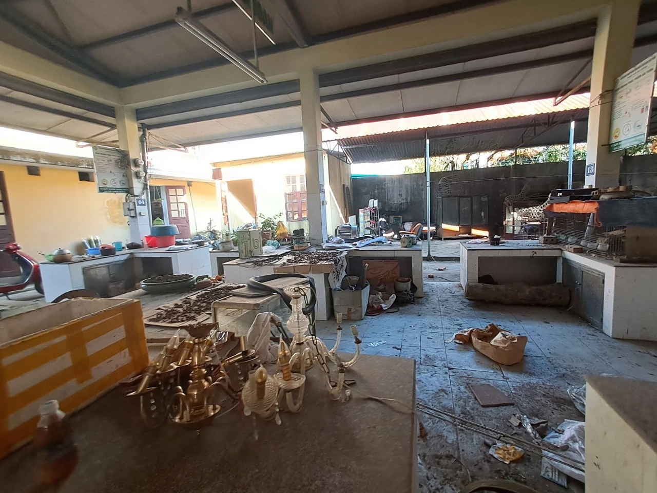 Hải Phòng: Xót xa chợ nông thôn mới tiền tỷ bị bỏ hoang