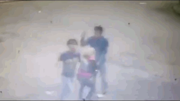 Video: Đi cướp túi xách, tên cướp vô tình đánh đồng bọn tử vong