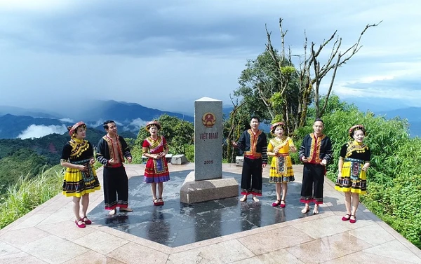 Điểm cực Tây của Việt Nam nằm ở đâu?