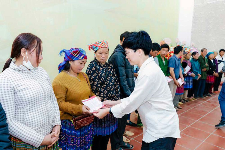 Ford ra mắt nền tảng Ford Volunteer Hub, nơi nhân viên Ford Việt Nam có thể tìm kiếm và đăng ký các hoạt động thiện nguyện, lan tỏa tinh thần sẻ chia. 7-7610.jpg