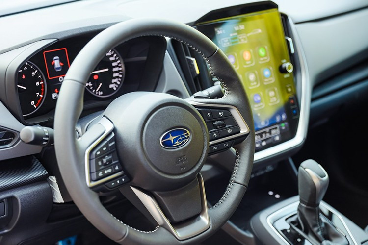 일본에서 완전히 수입된 Subaru Crosstrek은 베트남에서 10억 9,800만~12억 6,800만 VND의 그다지 만족스럽지 않은 가격을 책정하고 있습니다. 3-240.jpg
