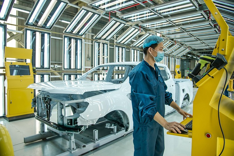 Nhà máy Hải Dương hiện có hơn 1.200 lao động, 90% là người lao động địa phương với 20% là lao động nữ. 6-6252.jpg