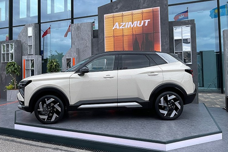 ในความเป็นจริง Azimut เป็นรุ่นแรกของ Lada นับตั้งแต่ Renault ขายหุ้น 63% ให้กับรัฐบาลรัสเซียด้วยราคาเพียงหนึ่งรูเบิล (ประมาณ 334 ดอง) นี่คือผลิตภัณฑ์ที่พัฒนาขึ้นโดยชาวรัสเซียโดยเฉพาะและสำหรับตลาดรัสเซียเนื่องจากสถานการณ์ทางภูมิรัฐศาสตร์ที่ซับซ้อนในปัจจุบัน 4-8598.jpg