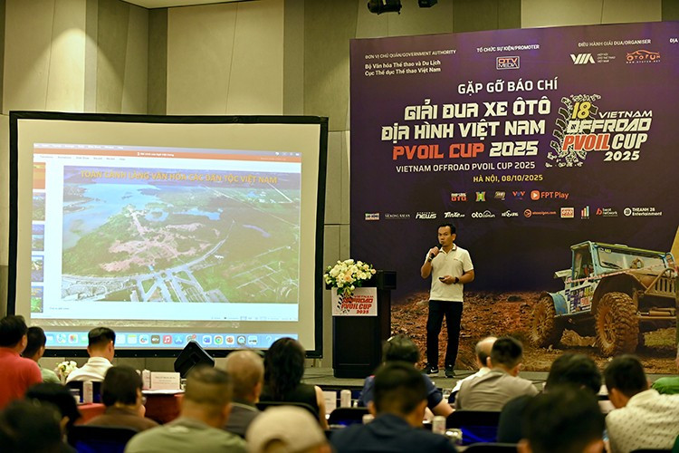មិនត្រឹមតែជាការប្រកួតប៉ុណ្ណោះទេ PVOIL VOC 2025 ត្រូវបានដាក់ជាមហោស្រពរថយន្តស្ព័របិទផ្លូវដ៏ធំបំផុតនៅក្នុងប្រទេសវៀតណាម ដែលជាកន្លែងប្រមូលផ្តុំនូវចំណង់ចំណូលចិត្ត ភាពក្លាហាន និងស្មារតីនៃការយកឈ្នះលើអ្នកបើកបររាប់រយនាក់។ 1-5168.jpg