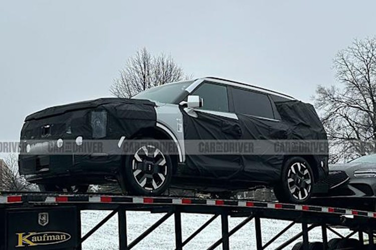 Гибридная силовая установка способна выдавать автомобилю суммарную мощность 329 лошадиных сил и максимальный крутящий момент 459 Нм. Что ещё важнее, ожидается, что расход топлива Kia Telluride 2026 года на шоссе превысит 12,7 км/л (около 7,8 л/100 км). 8.jpg