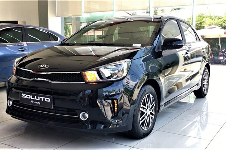 Kia Soluto Sau tháng 6/2025 thoát khỏi top xe ế nhất Việt Nam, Kia Soluto lại một lần nữa góp mặt. Doanh số trong tháng 7/2025 của mẫu xe này chỉ đạt 22 chiếc, giảm 26,6%. Sedan hạng B chưa bao giờ hết "hot" ở Việt Nam nhưng Kia Soluto lại không được như vậy. Một phần nguyên nhân bắt nguồn từ thiết kế và trang bị thua kém các đối thủ cùng phân khúc. Ngay cả giá bán chỉ từ 386 - 449 triệu cũng không giúp ích nhiều cho doanh số của mẫu xe này. 8-1332.jpg