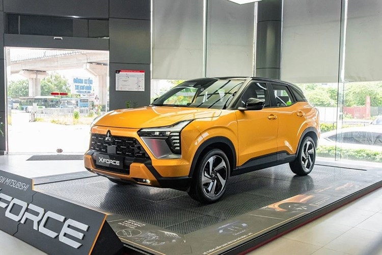Với mẫu SUV cỡ nhỏ Mitsubishi Xforce, ngoại trừ phiên bản GLX, tất cả phiên bản còn lại đều có ưu đãi 50% phí trước bạ. 2.jpg