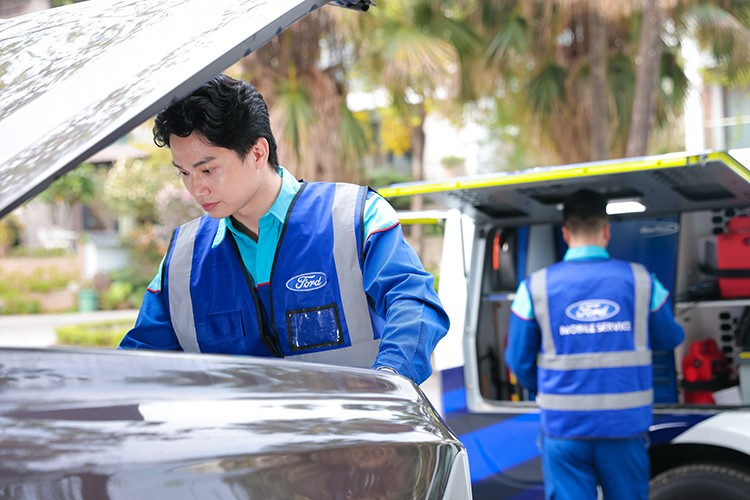 Với Dịch vụ Lưu động 4 giờ hoặc miến phí, các Đại lý uỷ quyền đã giảm được áp lực lên trung tâm dịch vụ, cũng như gia tăng cơ hội sản xuất kinh doanh và mang đến sự hài lòng cho khách hàng. 2-2522.jpg