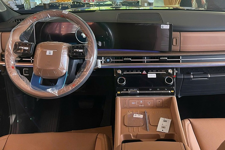SantaFe sẽ được bổ sung tùy chọn nội thất màu mới trong thời gian tới. 2-3697.jpg