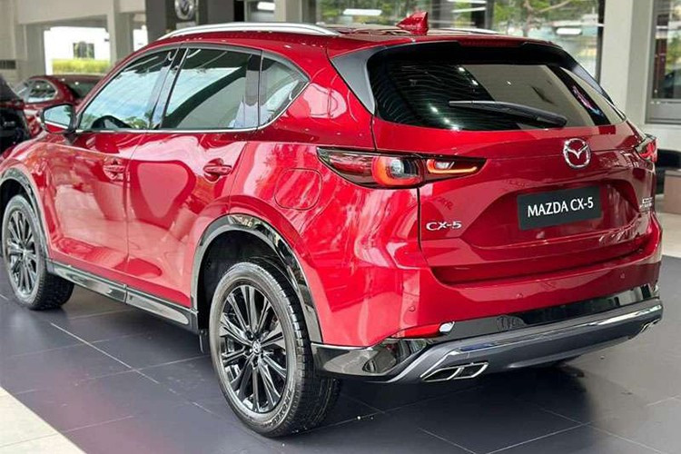 Der Mazda CX-5 ist derzeit eines der „meistverkauften“ Automodelle auf dem vietnamesischen Automarkt. In den ersten acht Monaten des Jahres 2025 wurden 9.995 Fahrzeuge erfolgreich verkauft. 4-7338.jpg