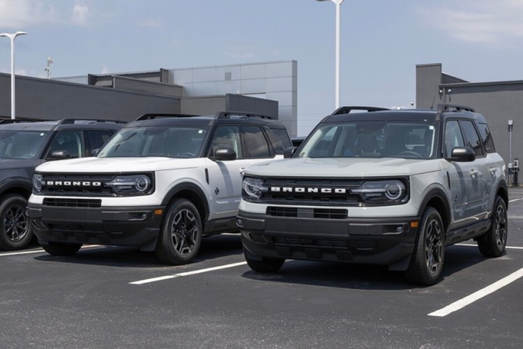 Около 700 000 автомобилей Ford были отозваны из-за неисправности топливной форсунки. 3-2083.jpg