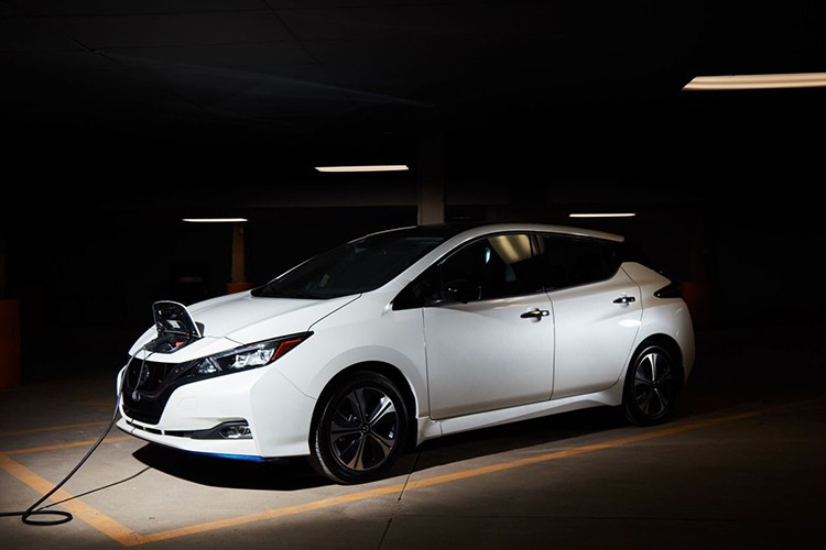 រថយន្ត Nissan Leaf ជាង 19,000 គ្រឿងប្រឈមនឹងគ្រោះអគ្គិភ័យ និងផ្ទុះដោយសារបញ្ហាសាកថ្មលឿន។ 1-7996.jpg