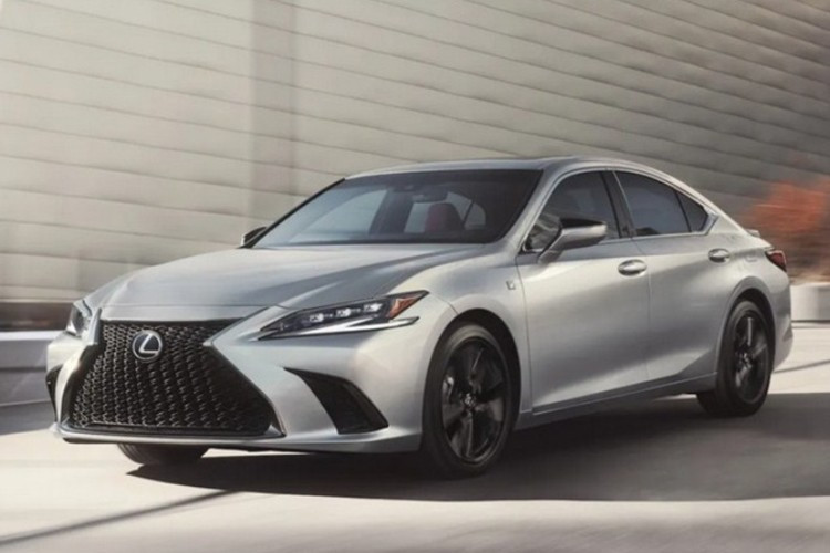 Lexus ES300h: 5,3 Liter/100 km Obwohl der Lexus ES300h aufgrund seiner hochwertigen Ausstattung schwerer ist als der Toyota Camry, verbraucht er dennoch respektable 5,3 Liter/100 km. Er ist die sparsamste Hybrid-Luxuslimousine der Gegenwart. Ab 2026 wird der ES voraussichtlich in eine neue Generation mit einem deutlich verbesserten Hybridantrieb einsteigen. 9-4887.jpg