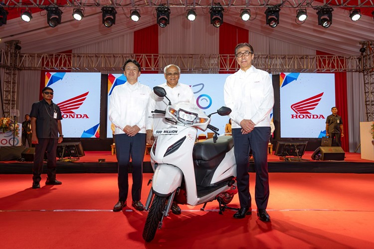 Honda xuất xưởng chiếc xe máy thứ 500 triệu trên toàn cầu. 1-3325.jpg