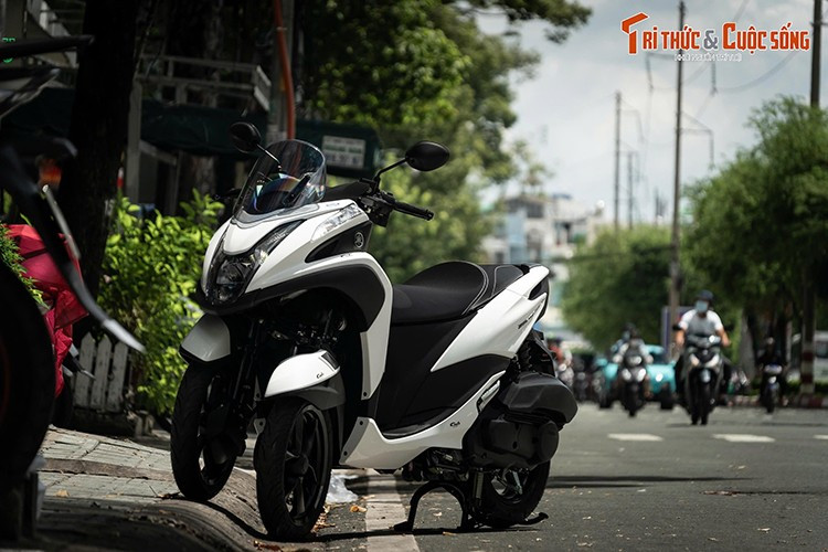 A closer look at the Yamaha Tricity 155, a three-wheeled motorbike, in ...