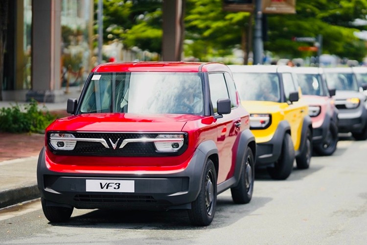 VinFast VF3 tiếp tục là mẫu xe bán chạy nhất với 31.386 xe được tiêu thụ trong 9 tháng đầu năm, riêng tháng 9 đạt 2.682 xe. 2-8010.jpg