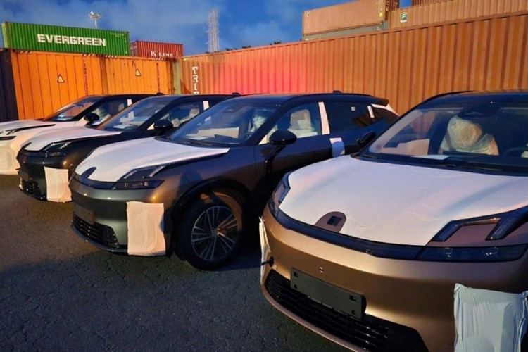 Lynk & Co 08은 최신 PHEV 기술과 일련의 고급 장비를 갖춘 두 가지 버전으로 베트남에 출시될 가능성이 가장 높으며, 예상 가격은 14억 VND입니다. 1-6767.jpg