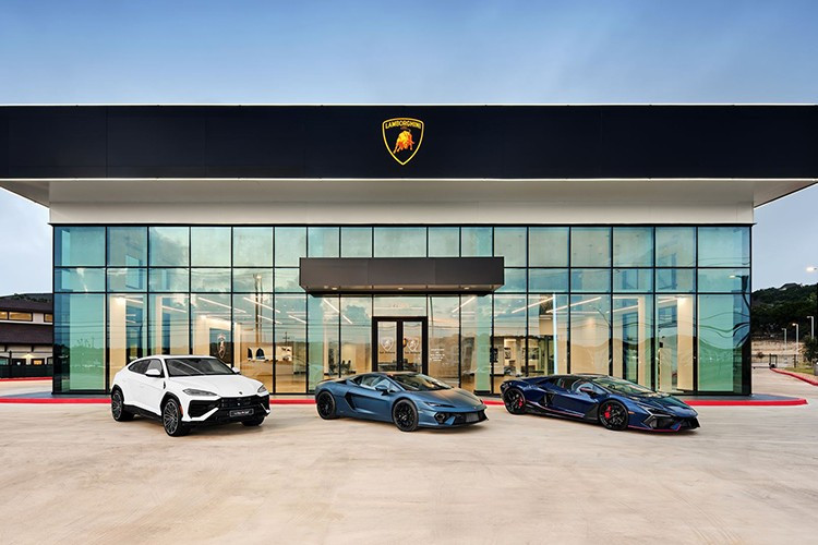 Les impôts ont doublé, Lamborghini n'est plus une priorité pour les riches. 4-1002.jpg